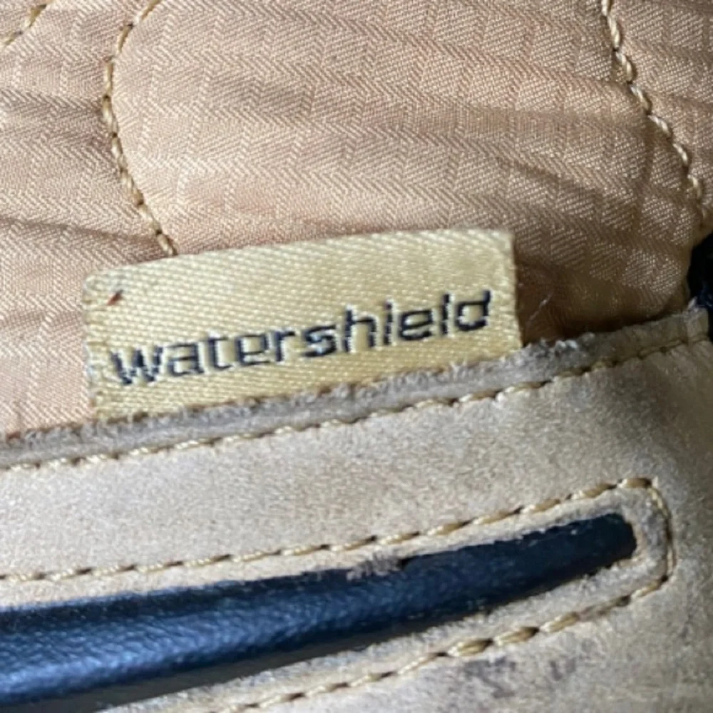 water Shield Nike boot Size 6.5y - Nike Lunar Force 1 Duckboot Metallic Gold